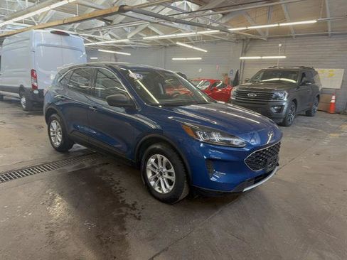 Used 2022 Ford Escape SE w/ Cold Weather Package AWD/4WD image 17