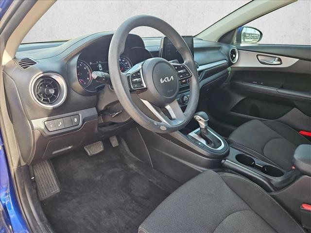 Used 2022 Kia Forte LXS w/ LXS Technology Package FWD image 9