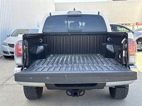 Used 2021 Toyota Tacoma TRD Off-Road image 33