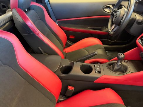 Certified 2024 Nissan Z Performance w/ Floor Mat Package image 8