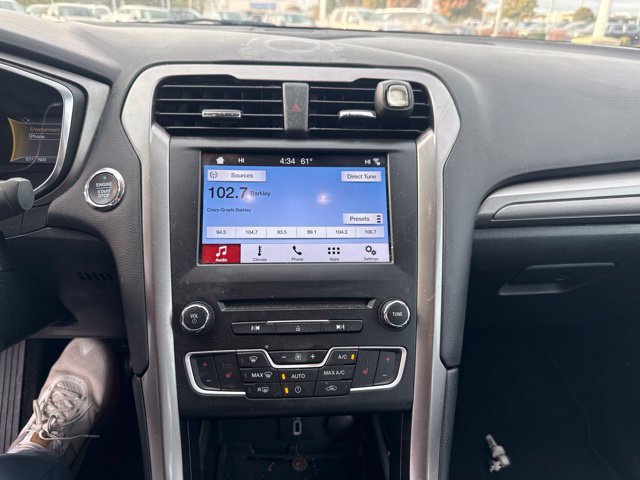 Used 2017 Ford Fusion SE w/ Fusion SE Technology Package FWD image 18