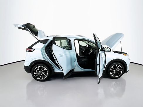 Used 2023 Chevrolet Bolt EUV Premier w/ Sun & Sound Package FWD image 24