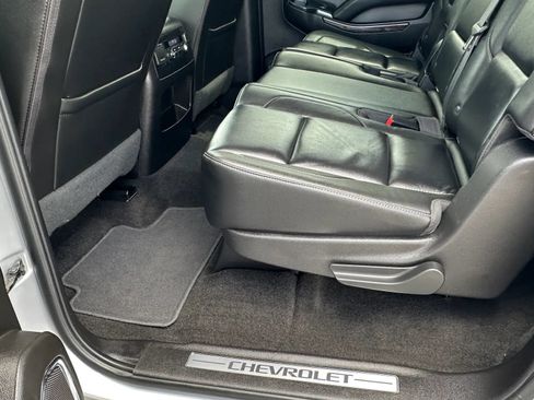 Used 2018 Chevrolet Suburban LT AWD/4WD image 18