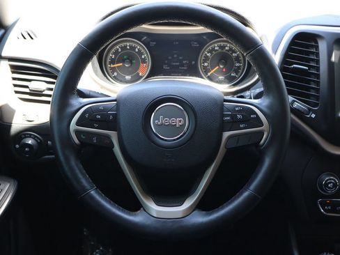 Used 2014 Jeep Cherokee Limited w/ Luxury Group AWD/4WD image 14