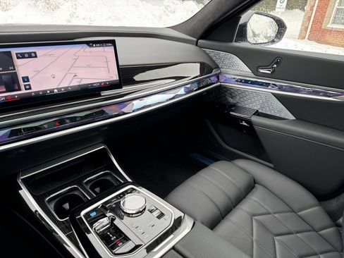 Used 2026 BMW i7 xDrive60 w/ Executive Package image 12