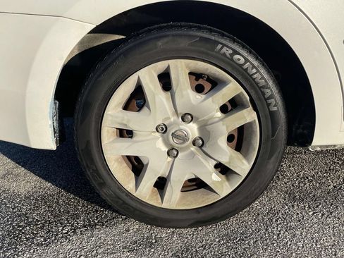 Used 2011 Nissan Sentra 2.0 S FWD image 9