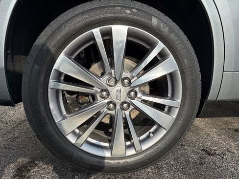 Used 2024 Cadillac XT6 Premium Luxury w/ Technology Package image 6