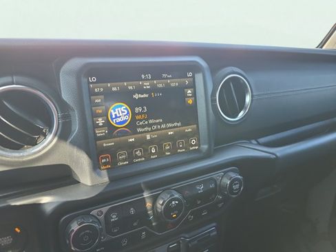 Used 2020 Jeep Gladiator Overland AWD/4WD image 31