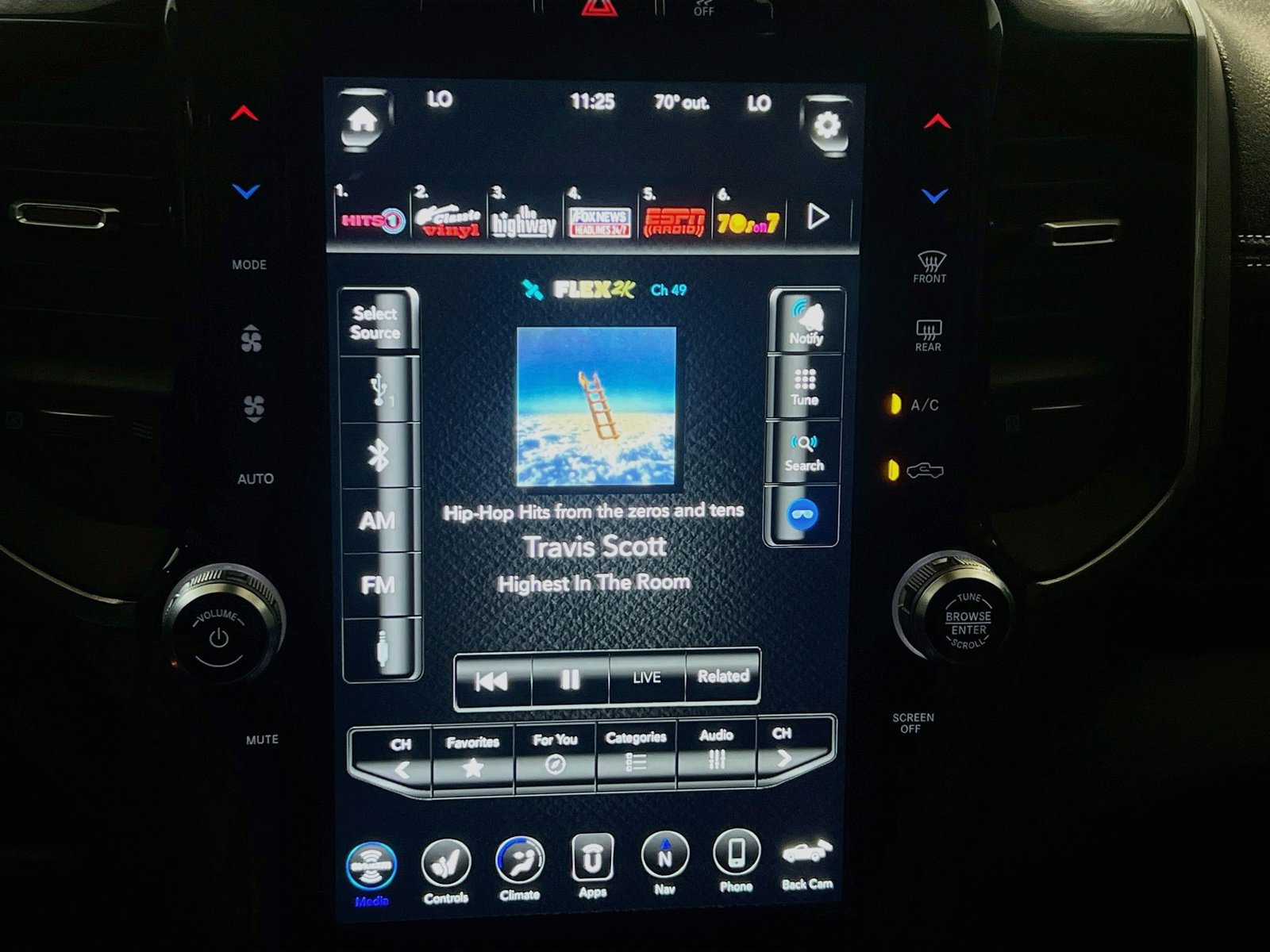 Used 2020 RAM 2500 Laramie w/ Night Edition AWD/4WD image 11