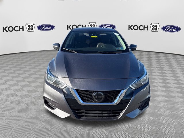 Used 2021 Nissan Versa SV FWD image 2