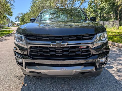 Used 2022 Chevrolet Colorado Z71 AWD/4WD image 2