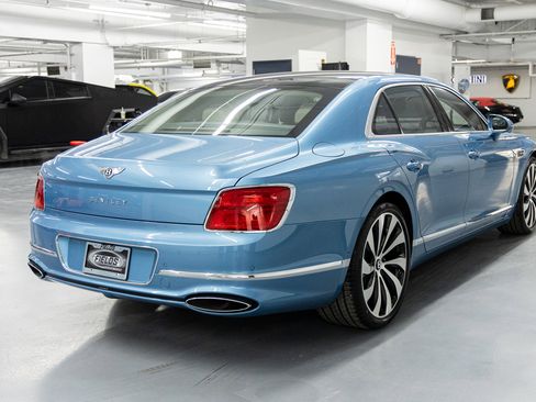 New 2026 Bentley Flying Spur Plug-In Hybrid image 7