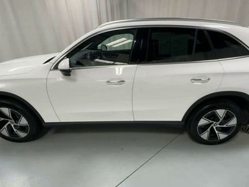 Used 2024 Mercedes-Benz GLC 300 4MATIC image 5