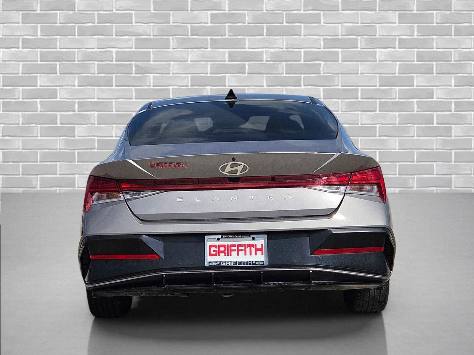 Used 2024 Hyundai Elantra SEL w/ Convenience Package FWD image 6
