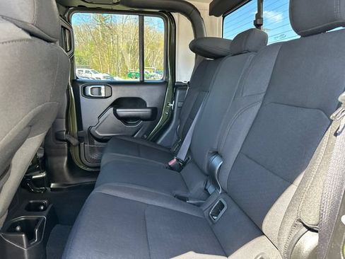 Used 2022 Jeep Gladiator Sport AWD/4WD image 17