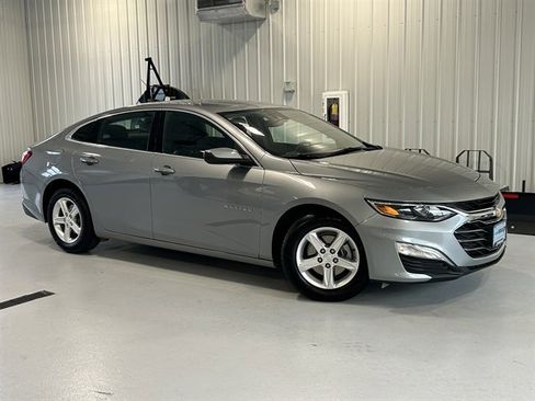 Used 2024 Chevrolet Malibu LS image 1