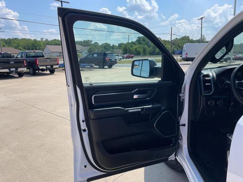 Used 2024 RAM 1500 Laramie image 11