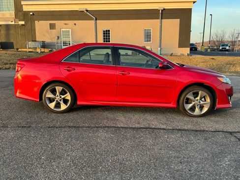 Used 2014 Toyota Camry SE w/ Leather Package image 12