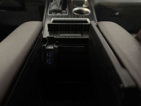 Used 2022 Toyota Sienna Platinum image 22