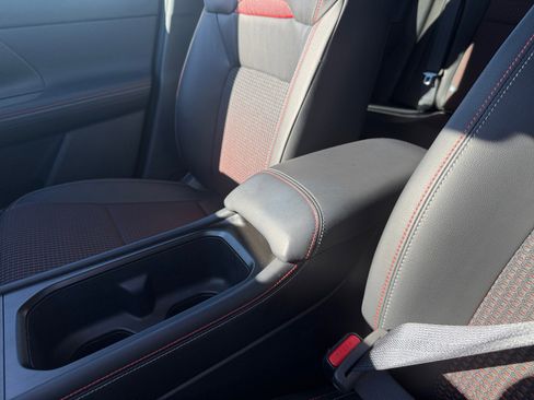 Used 2025 Nissan Kicks SR image 14