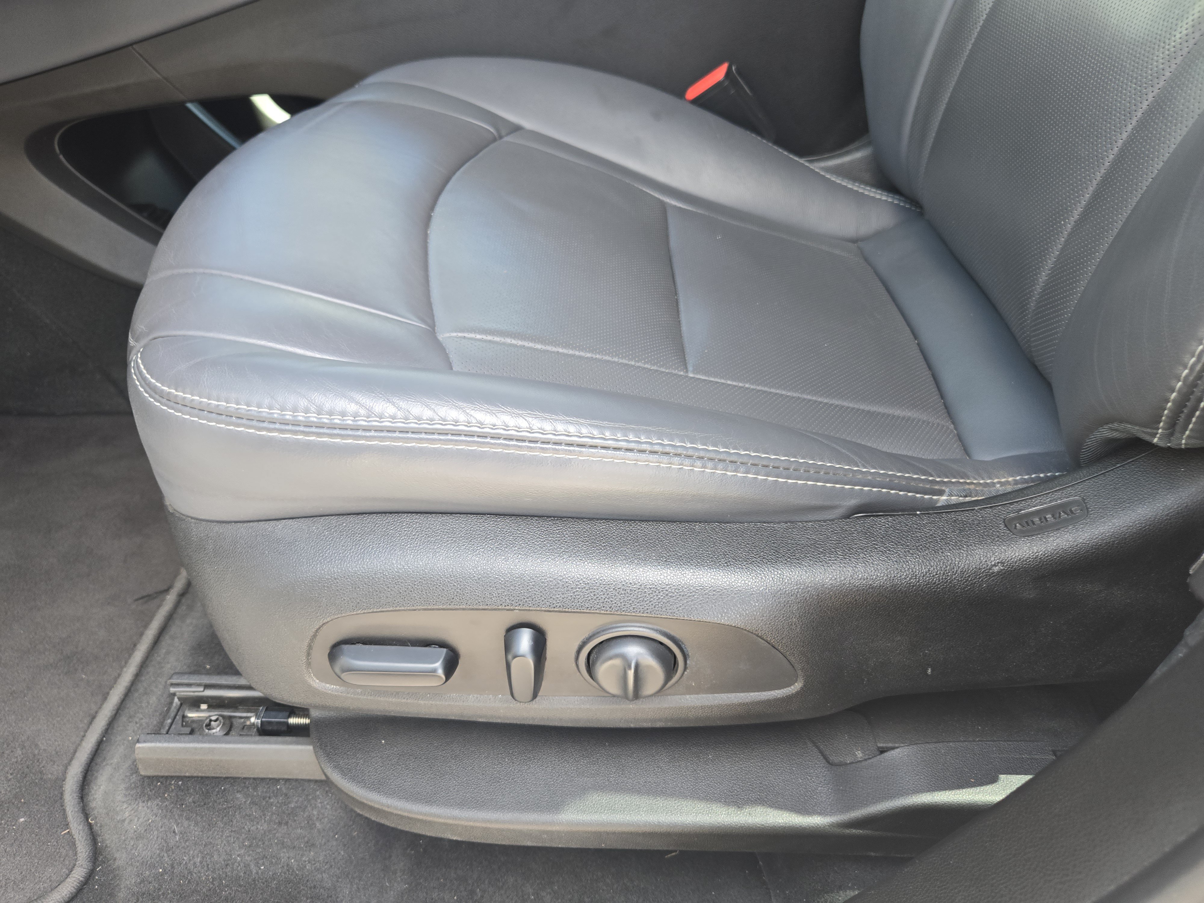 Used 2018 Buick Enclave Essence w/ Trailering Package FWD image 25