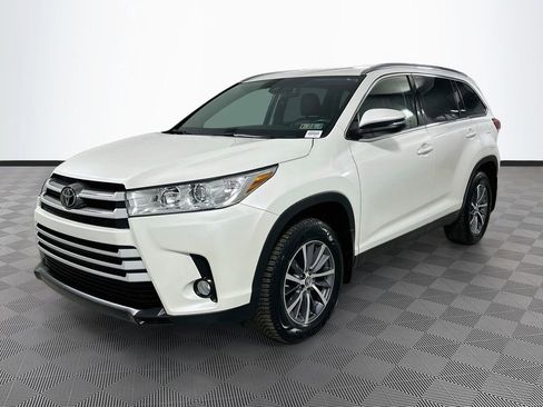 Used 2019 Toyota Highlander XLE image 5