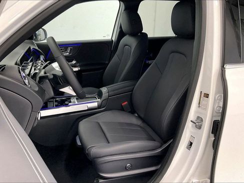 New 2026 Mercedes-Benz GLB 250 4MATIC image 9