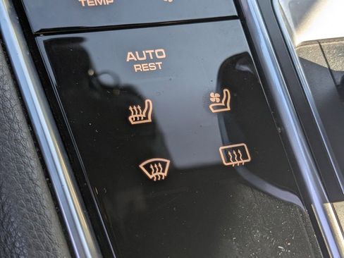 Used 2018 Porsche Panamera 4S image 10