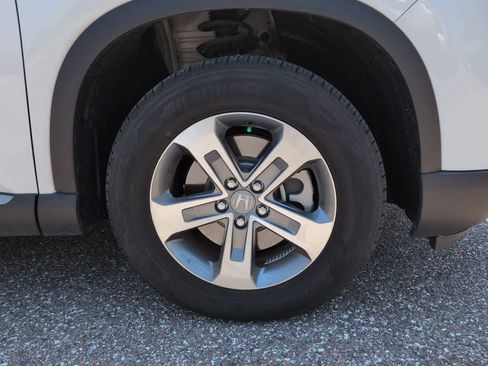 Used 2025 Honda Pilot EX-L image 11