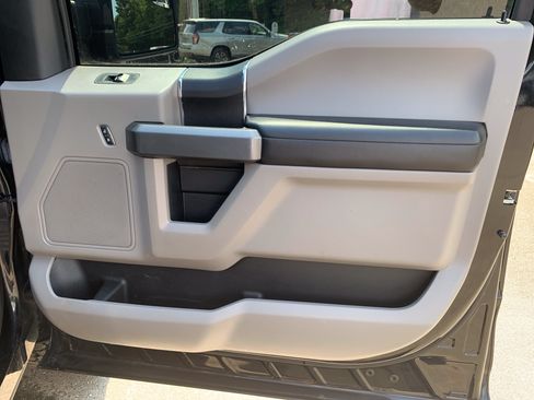 Used 2017 Ford F150 XLT AWD/4WD image 38