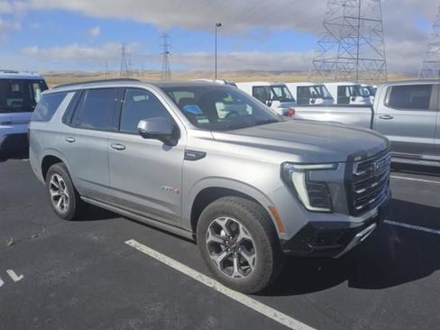 Used 2025 GMC Yukon AT4 AWD/4WD image 7