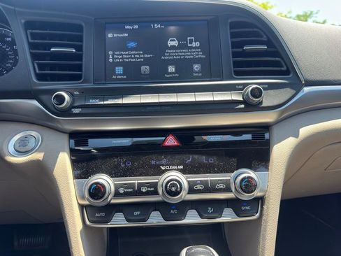 Used 2020 Hyundai Elantra Value Edition FWD image 12