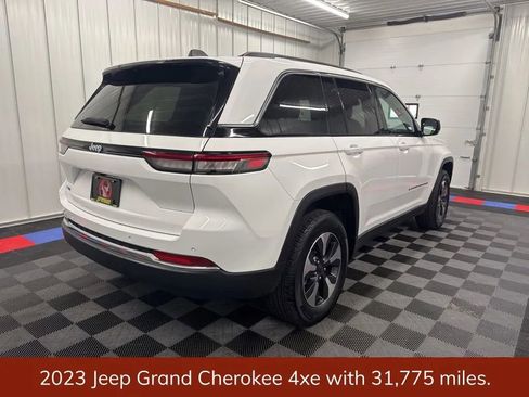 Used 2023 Jeep Grand Cherokee 4WD 4xe image 3