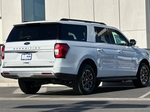 Used 2024 Ford Expedition Max XLT image 3