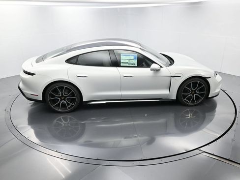 Certified 2025 Porsche Taycan AWD/4WD image 38