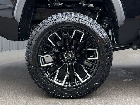 Used 2025 Toyota Tundra Limited image 11