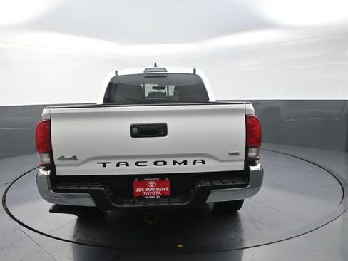 Used 2022 Toyota Tacoma SR5 AWD/4WD image 48