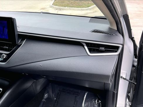 Used 2024 Toyota Corolla LE image 19