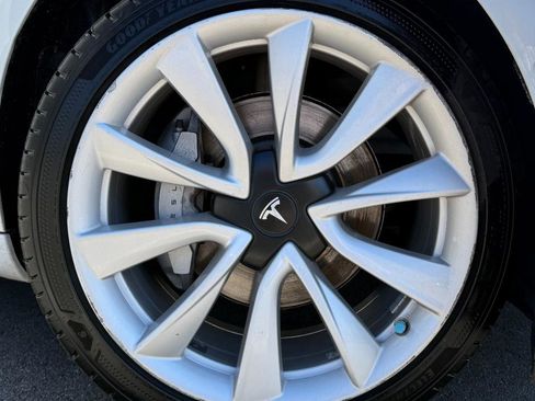 Used 2020 Tesla Model 3 Standard Range Plus image 19