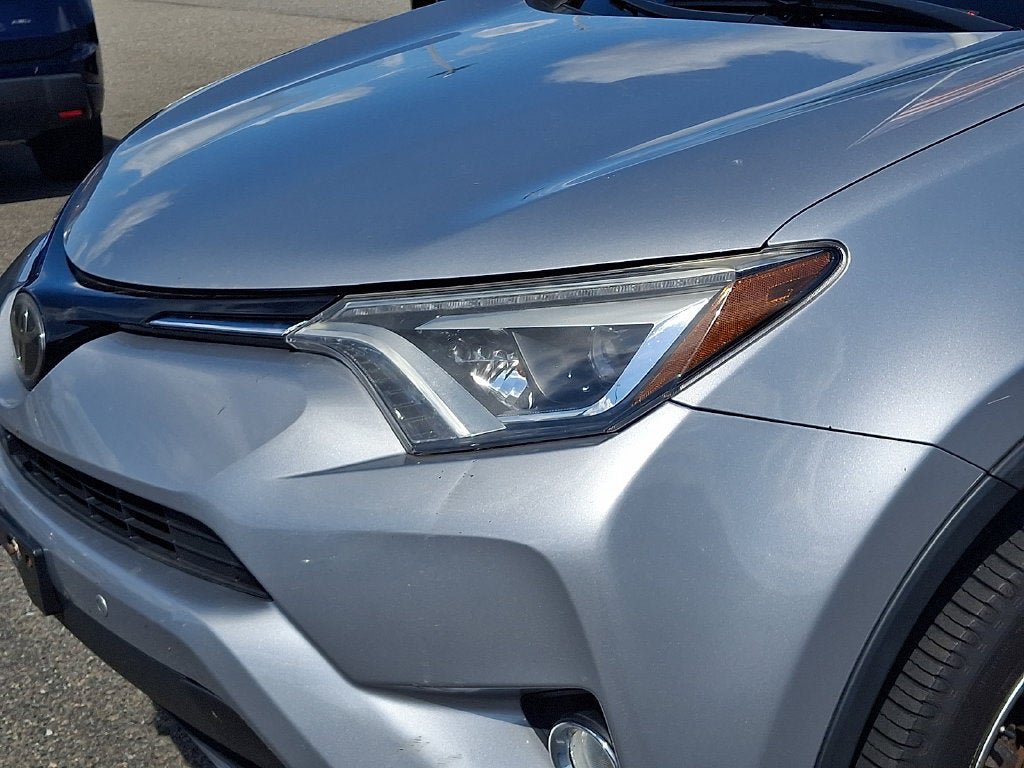 Used 2018 Toyota RAV4 Limited w/ Advanced Technology Package AWD/4WD image 9