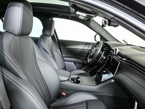 New 2025 Maserati Grecale Trofeo image 27