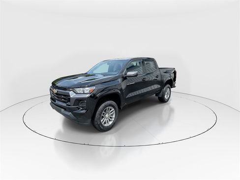 New 2025 Chevrolet Colorado LT image 4