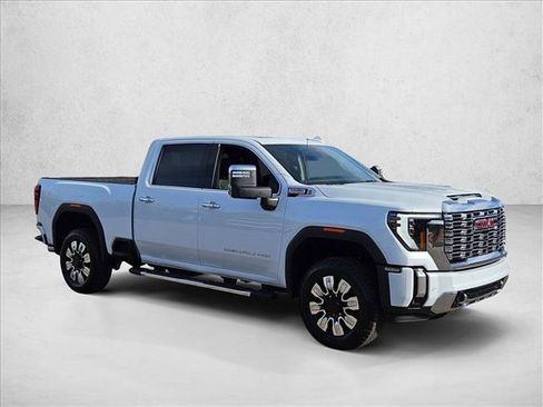 New 2026 GMC Sierra 2500 Denali w/ Denali Reserve Package image 7