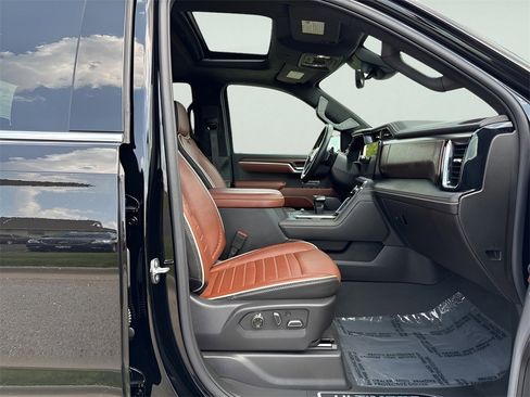 Used 2024 GMC Sierra 1500 Denali Ultimate image 10