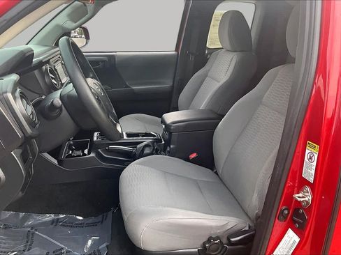 Used 2016 Toyota Tacoma SR RWD image 7