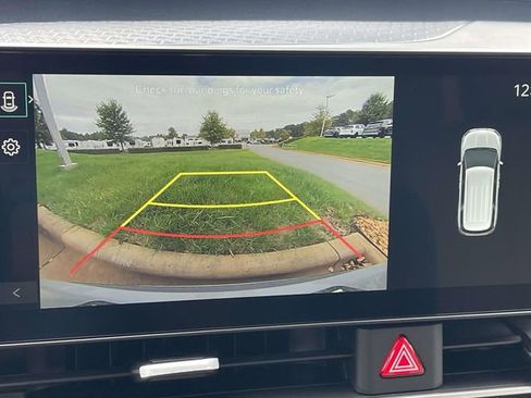 New 2026 Kia Carnival EX image 36