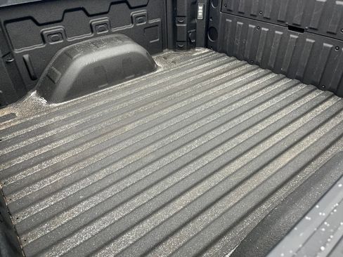 Used 2023 GMC Sierra 1500 SLE image 24