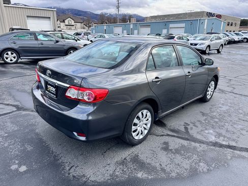 Used 2012 Toyota Corolla LE FWD image 3