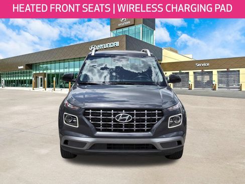 Used 2023 Hyundai Venue Limited w/ Cargo Package FWD image 2