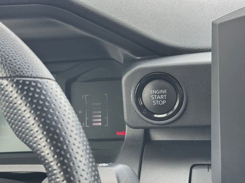 Used 2024 Toyota Tacoma SR image 5